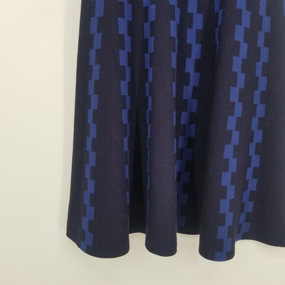 Ann Taylor Sweater Dress SP Geometric Sleeveless Fit & Flare Blue Navy Geo Work - Picture 6 of 10
